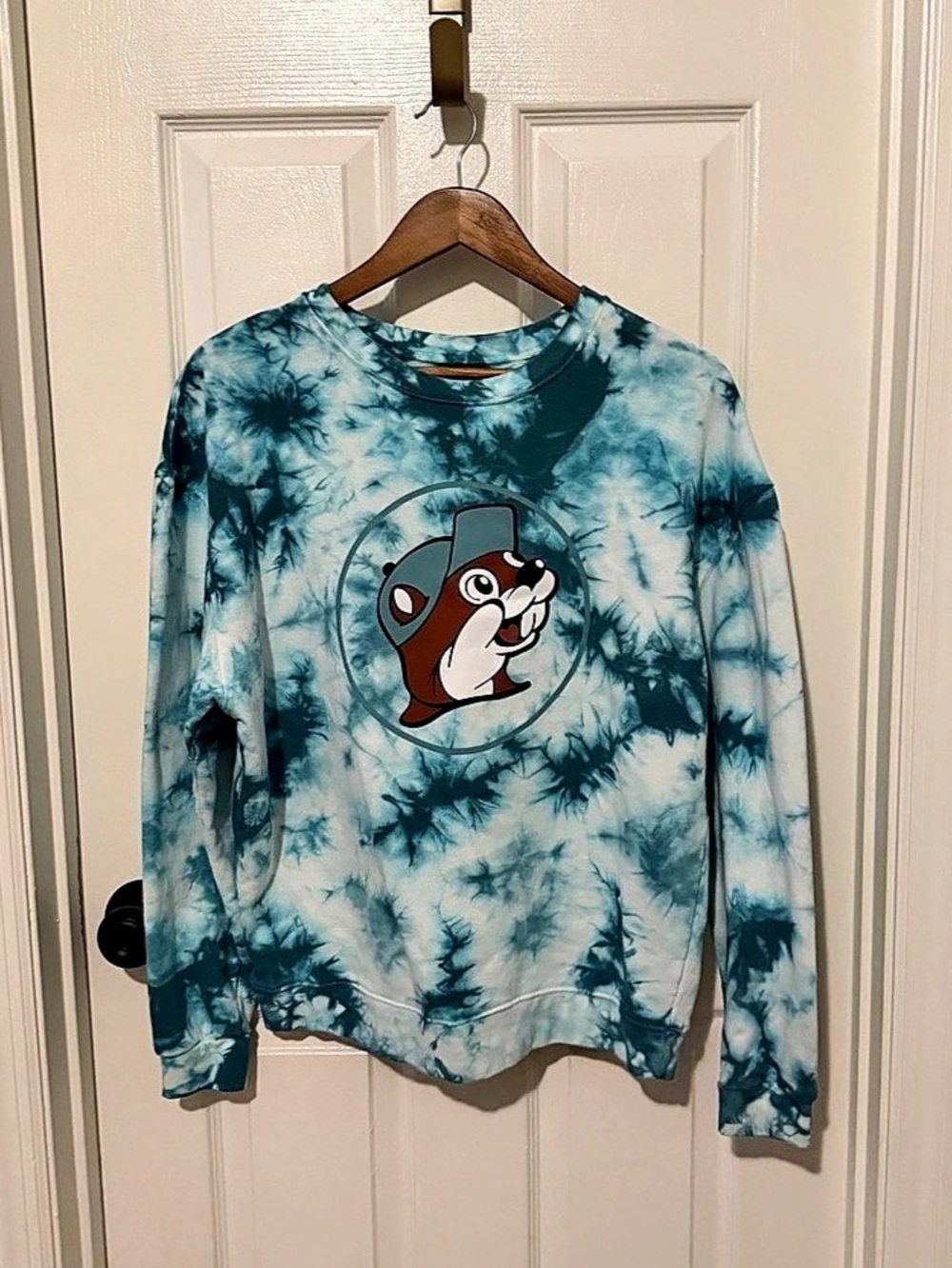 Buc-ee' Small Tie-Dye Beaver Logo Crewneck Sweatshirt